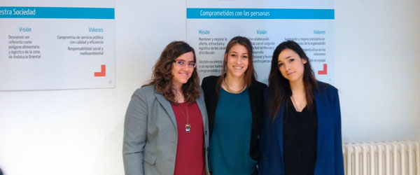 Las alumnas de GADE presentan sus trabajos en Mercagranada