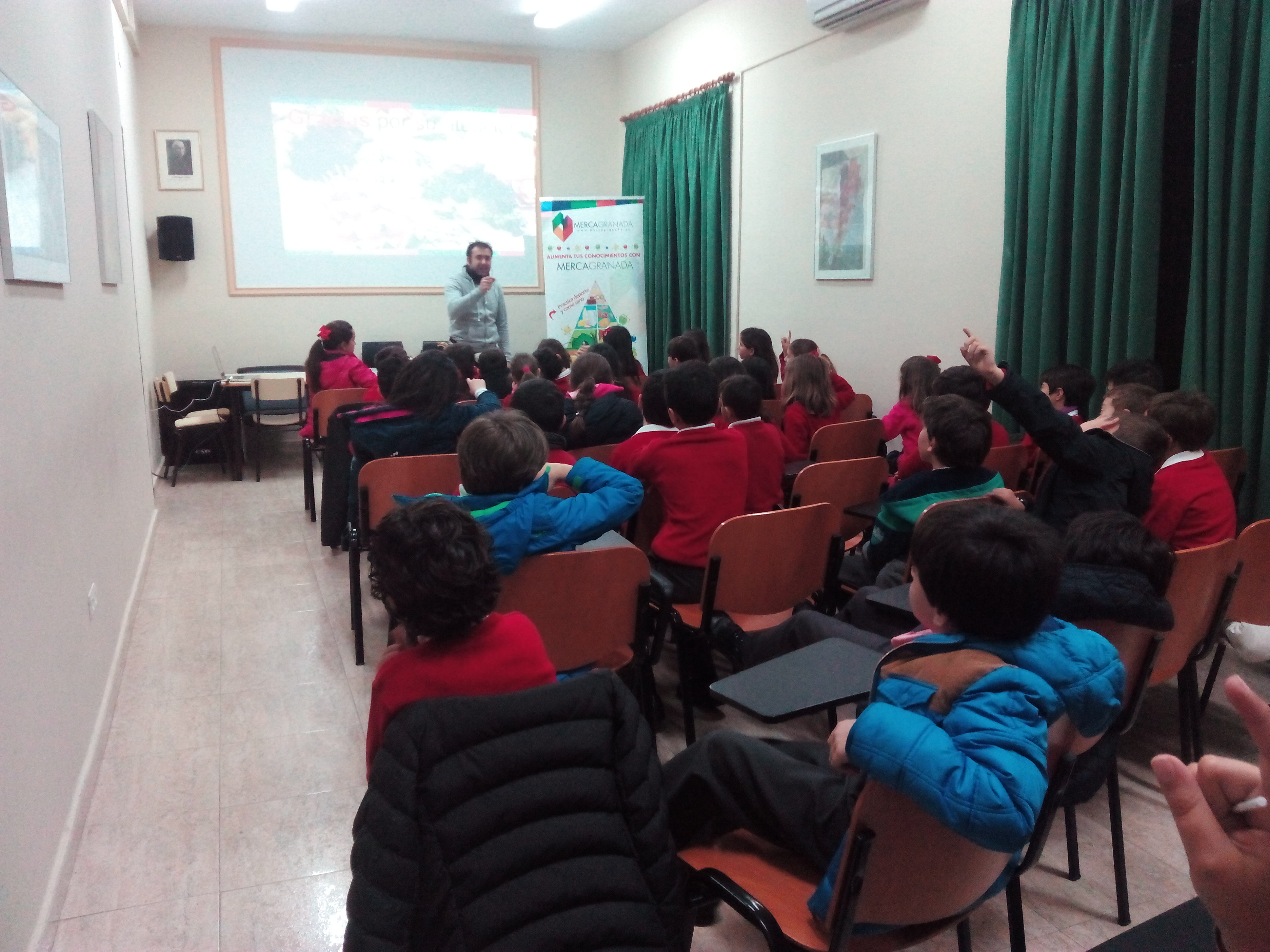 Colegio "Ave Maria San Isidro" - MercaGranada SA